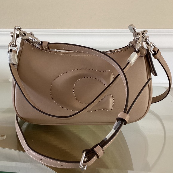 Coach Teri Silver/Taupe/Beige Smooth Leather Shoulder Crossbody Bag CR099 NWOT - Picture 3 of 16